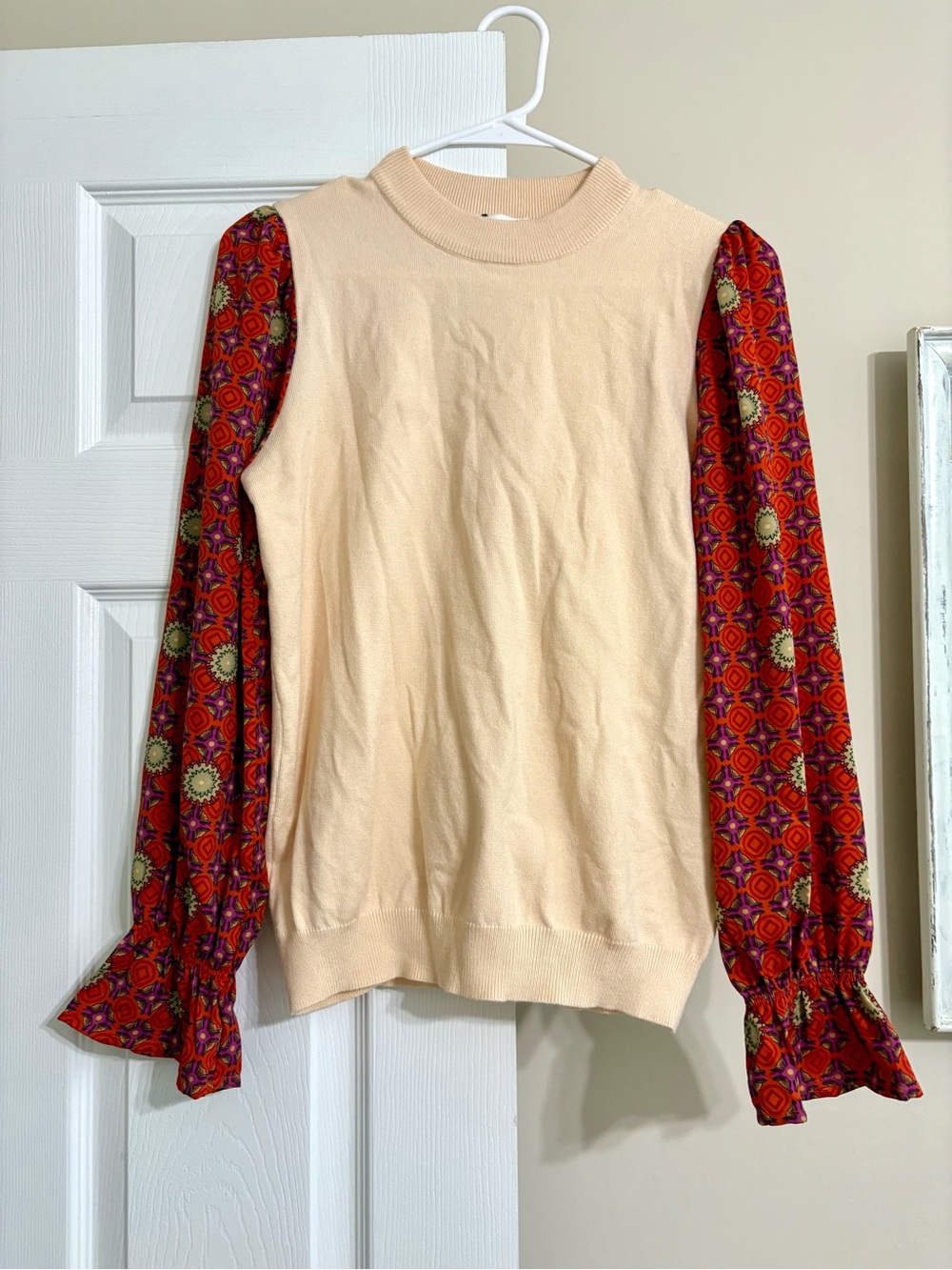 THML NWT Sweater Top Size S Colorful Floral Print Bell Sleeve Cream Knit